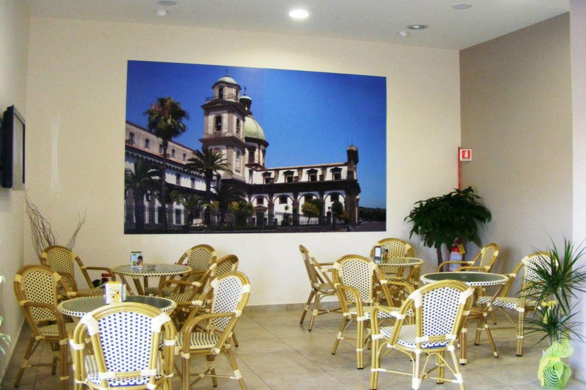 Hotel La Casa Del Pellegrino SantʼAnastasia Екстериор снимка